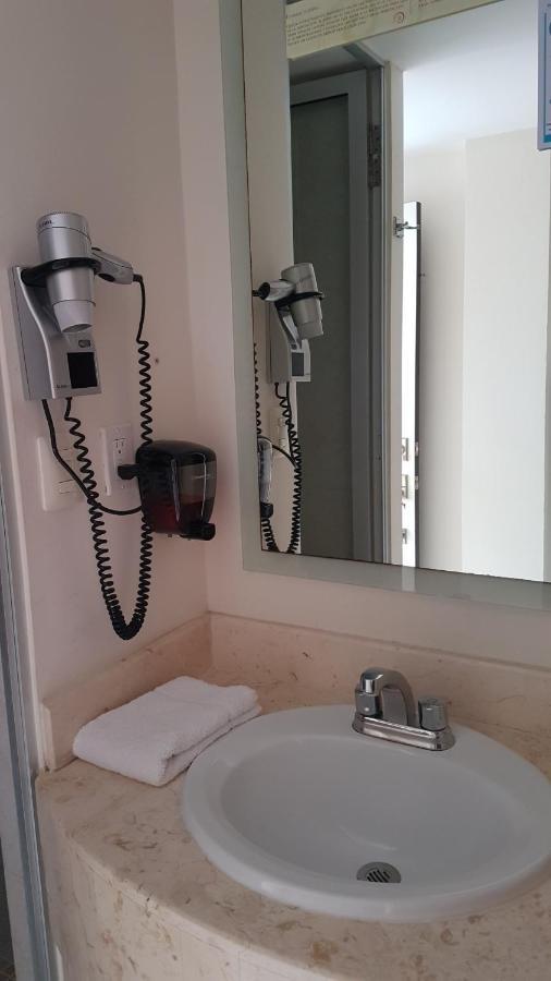 Hotel Y Suites Nader Канкун Экстерьер фото
