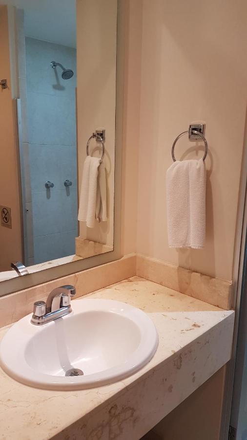 Hotel Y Suites Nader Канкун Экстерьер фото